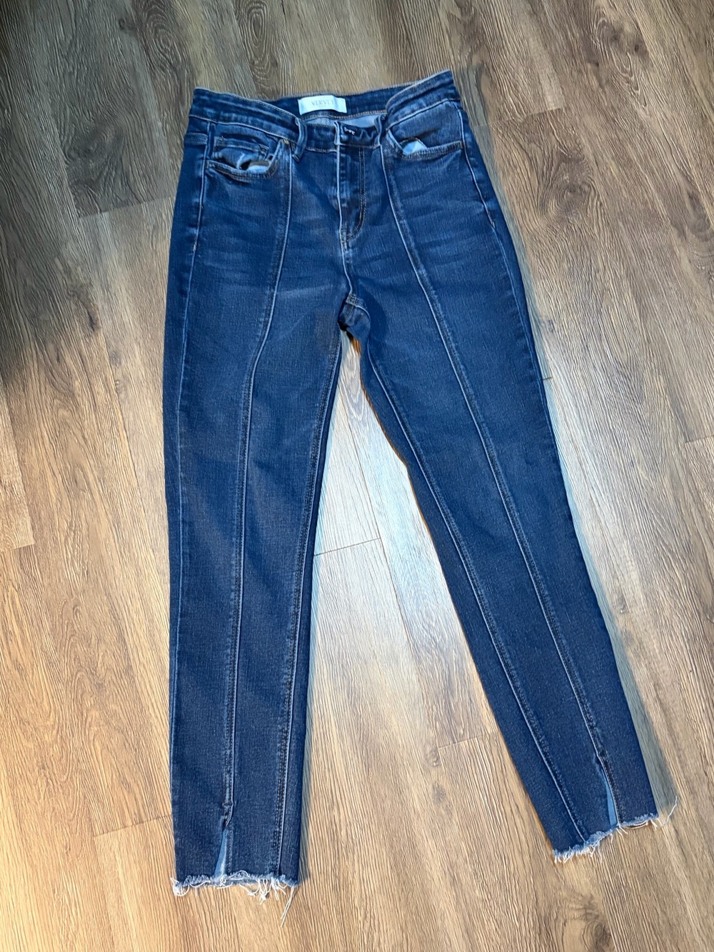 High-Rise Dark Blue Skinny Jeans with Front Seam